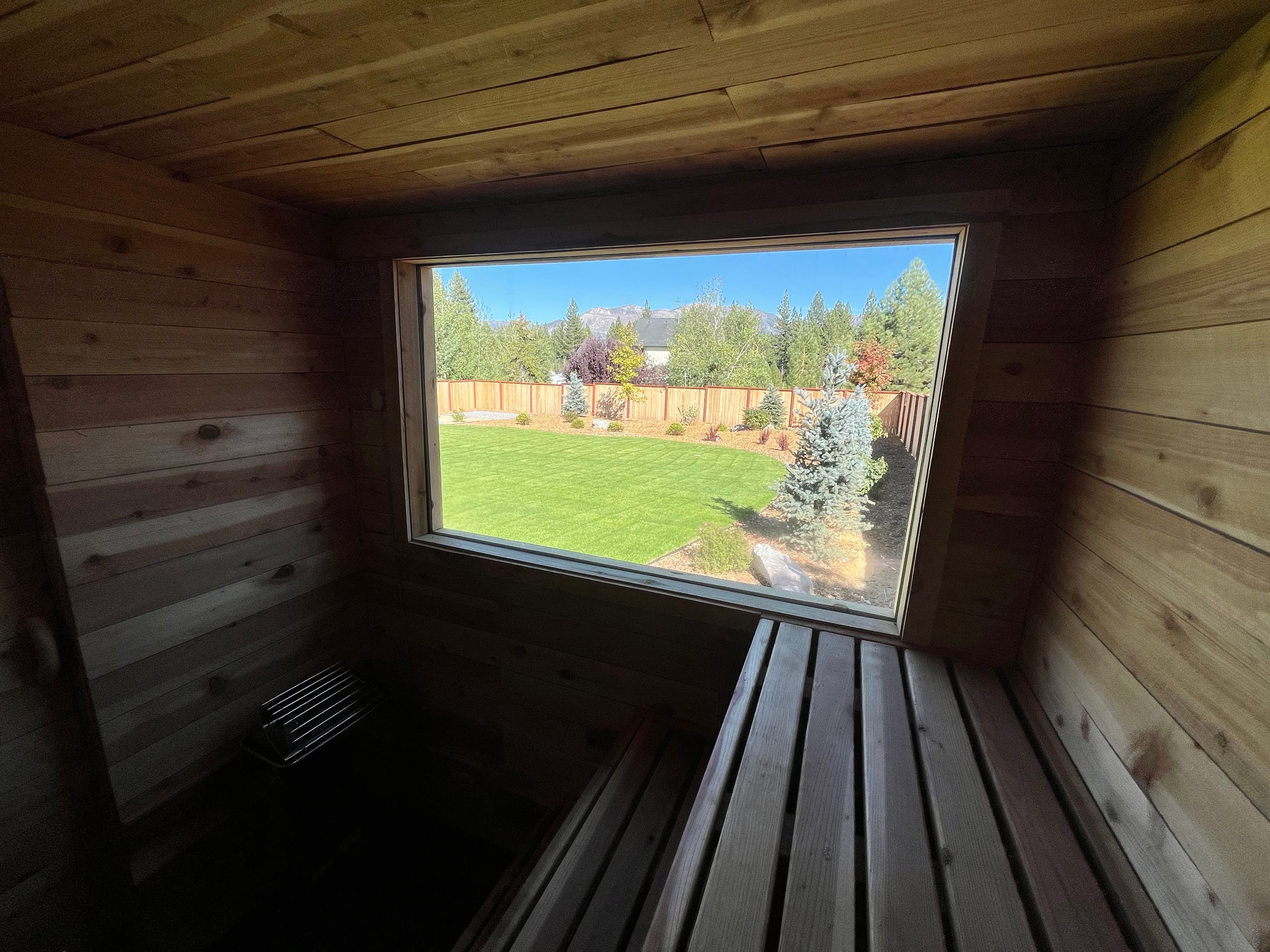 Outdoor sauna with Freel Peak mountain views – South Lake Tahoe