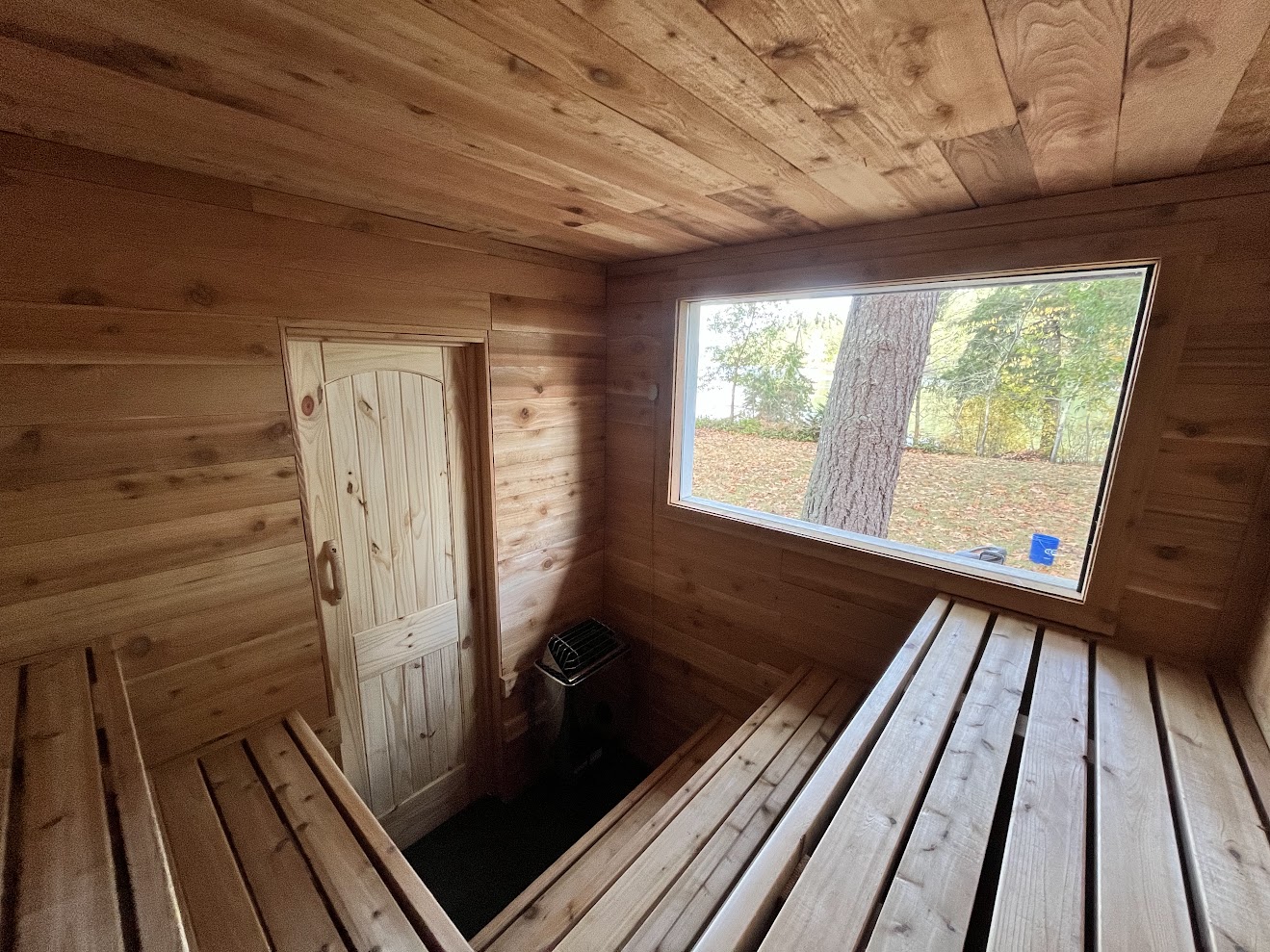 Bench layout with airflow path