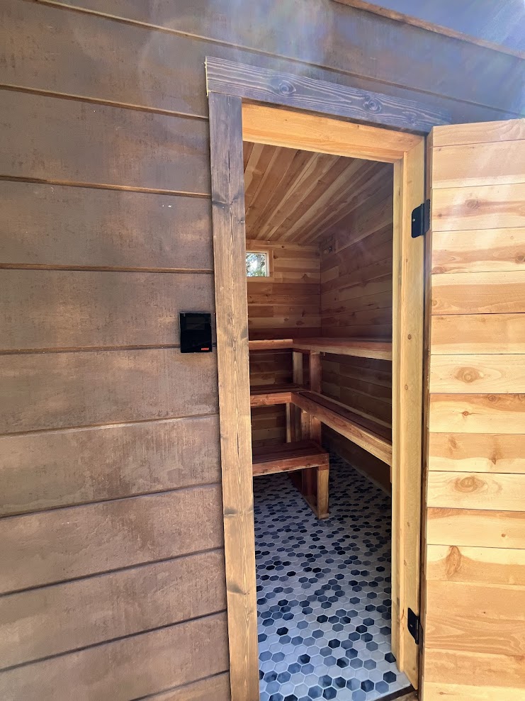 Sauna entry and air circulation detail